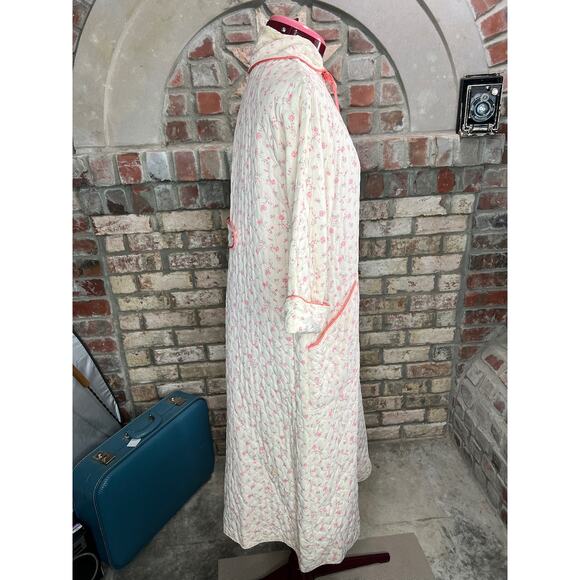 robe quilted floral pink cream light button front - Picture 12 of 16